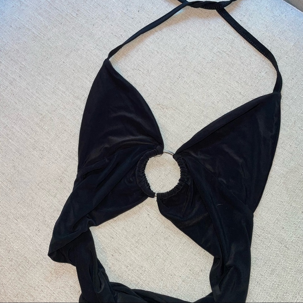 PrettyLittleThing Halter Crop Top